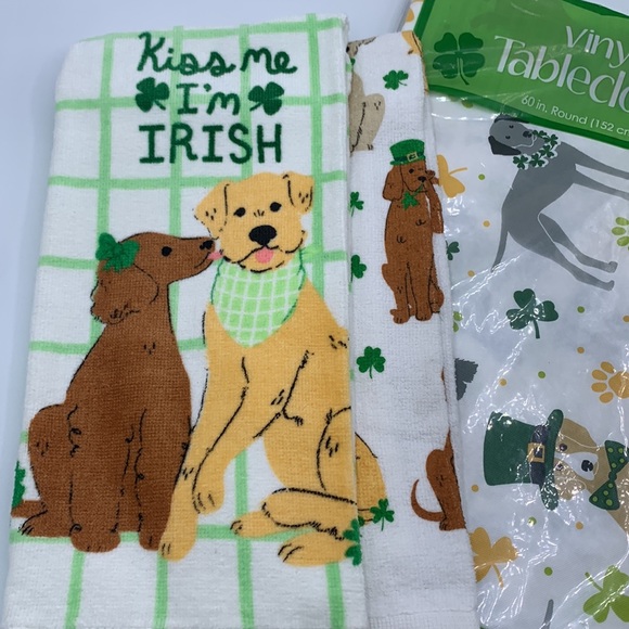 St. Patrick’s Day Lucky Dogs Vinyl Flannel Back 60 in. Tablecloth & Dish Towels - Picture 2 of 7